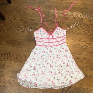 Storia Pink and White Floral Dress